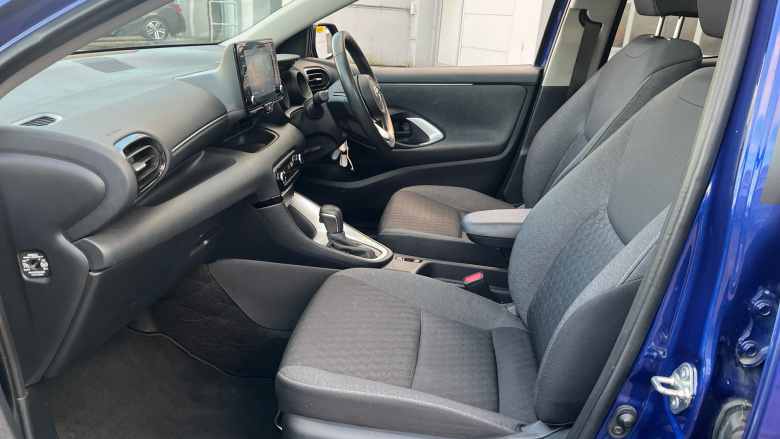 Toyota Yaris 1.5 Hybrid Design 5dr CVT [Panoramic Roof] Hybrid Hatchback